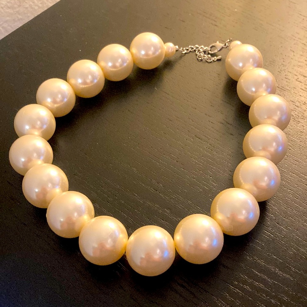 Oversized Pearl Necklace